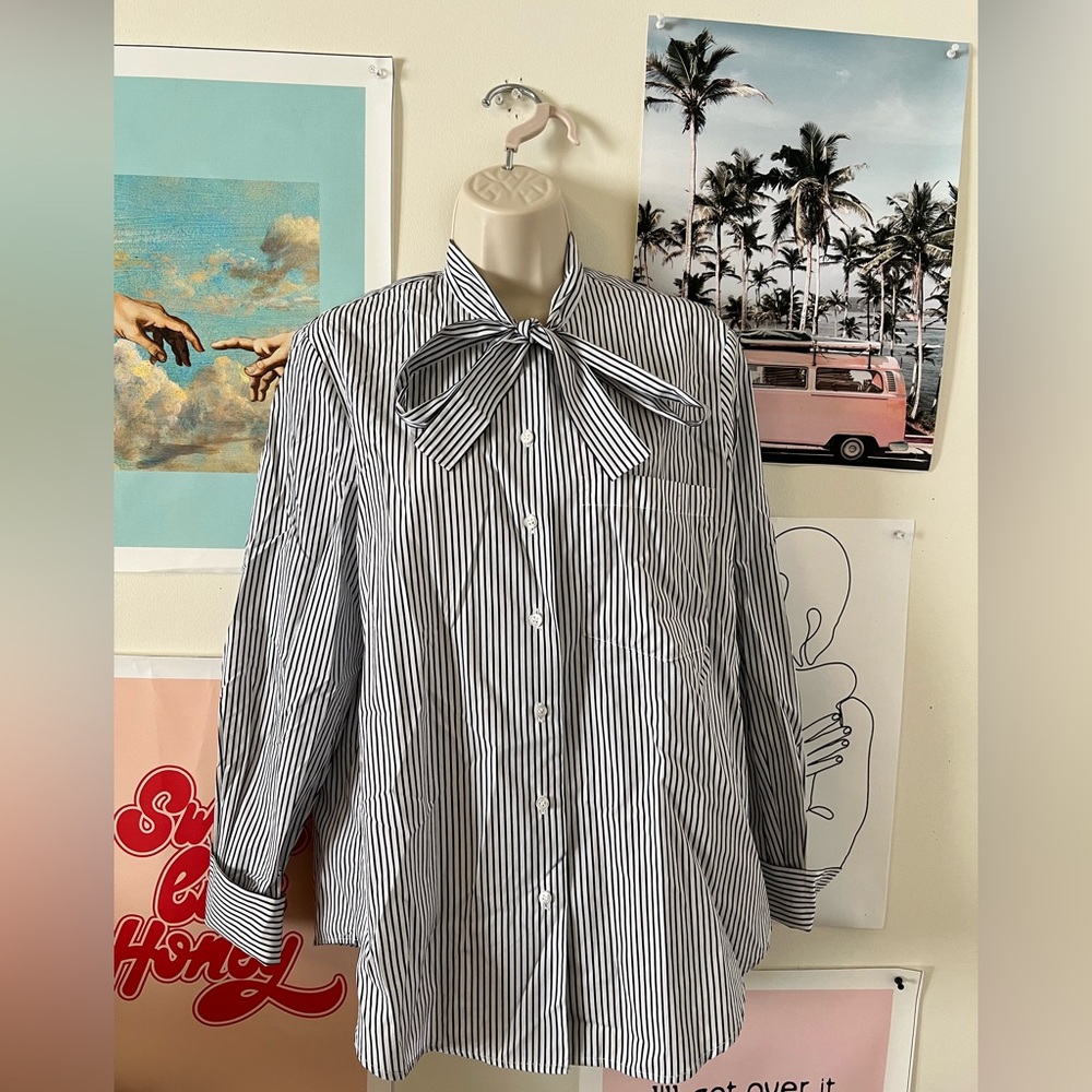 SIze 6 Judith & Charles pinstriped blouse with tie